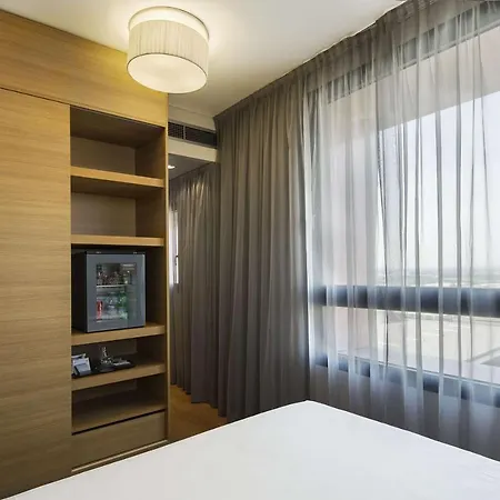 Nh Milano Fiera Hotel 4*