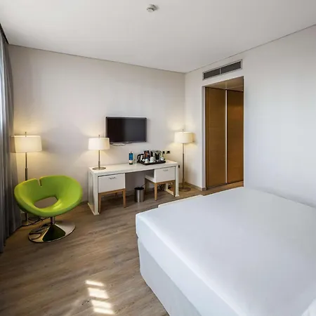 Nh Milano Fiera Hotel 4*