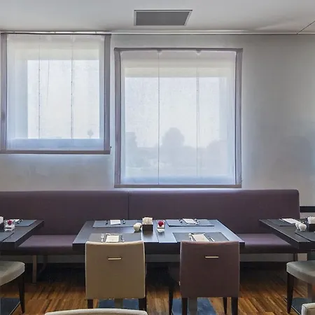 Nh Milano Fiera Hotel 4*